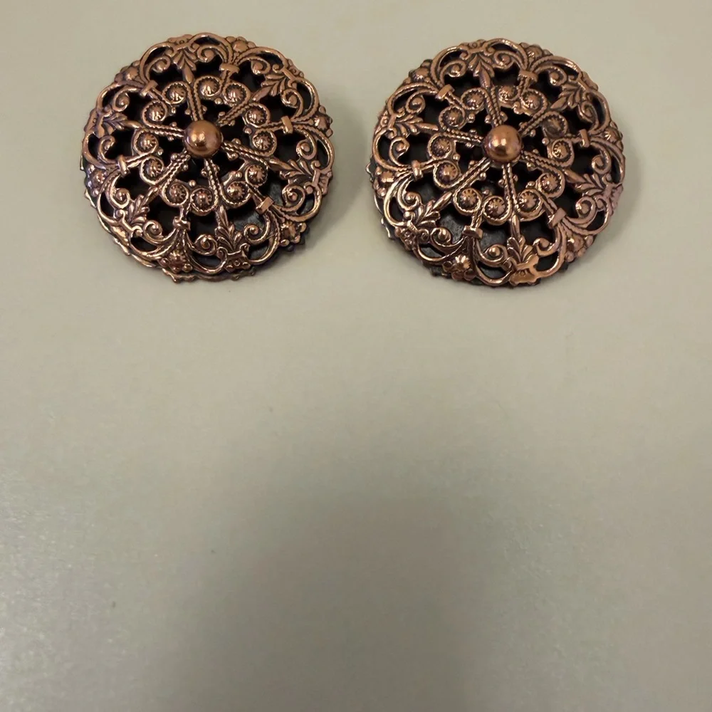 Vintage Renoir Signed Cooper Filigree Round Clip On Earrings - Picture 3 of 9